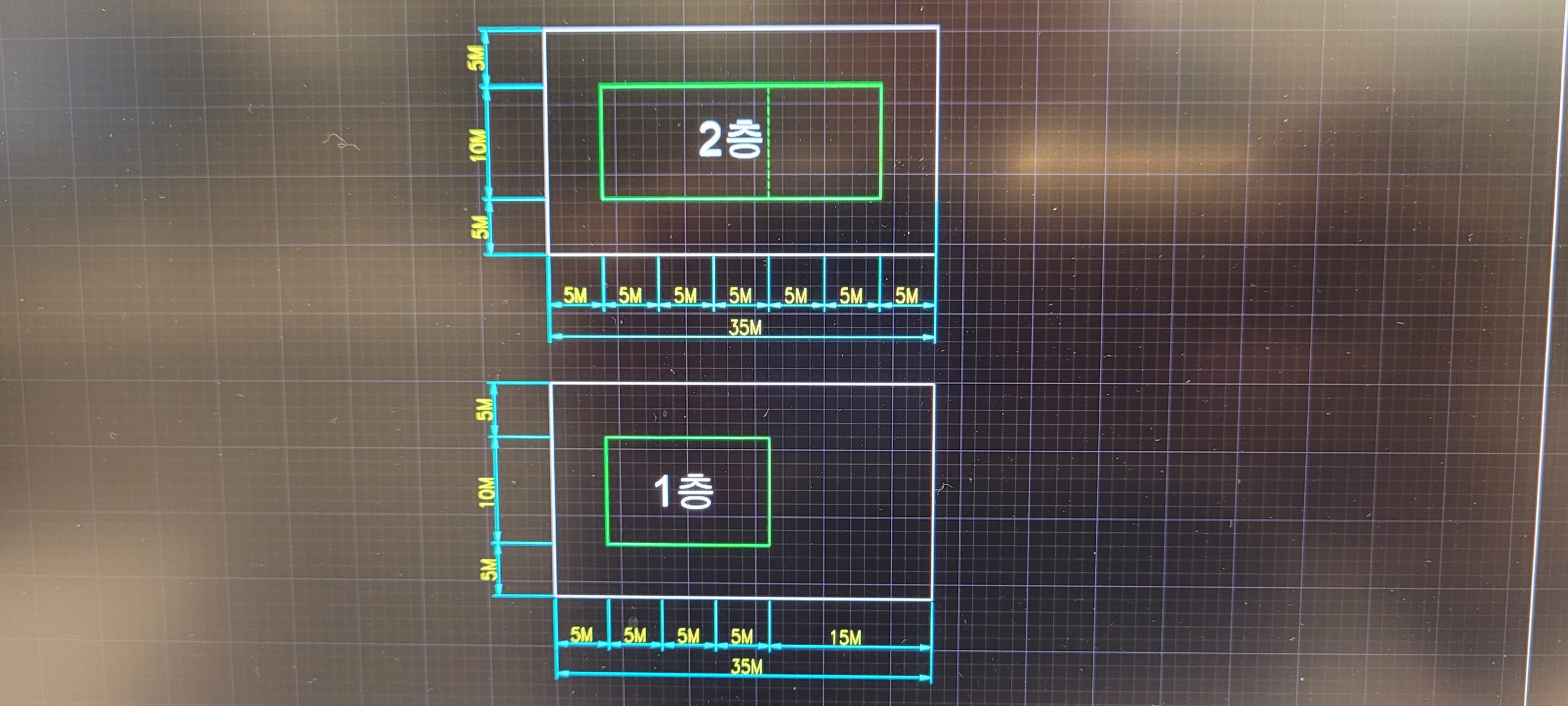 건축용어-건축크기-예시용-2층건물-힌색 대지면적